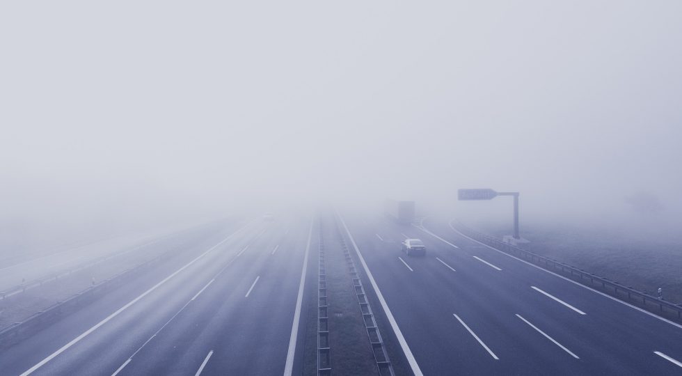 ¿Cómo conducir con niebla? Medidas para conducir con poca visibilidad
